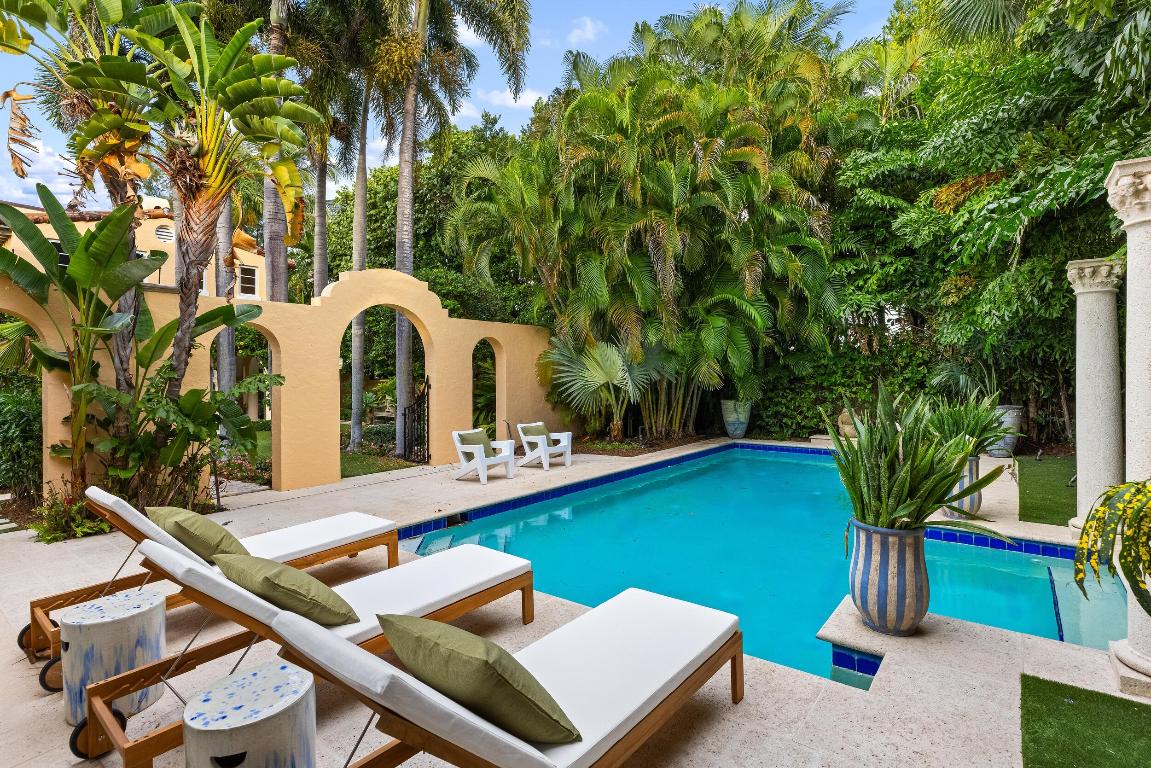124 Brazilian Palm Beach, FL 33480