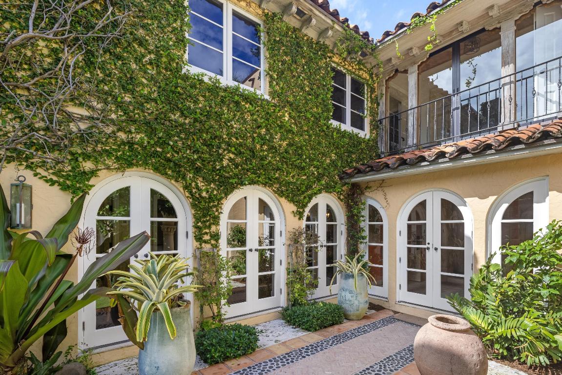 124 Brazilian Palm Beach, FL 33480