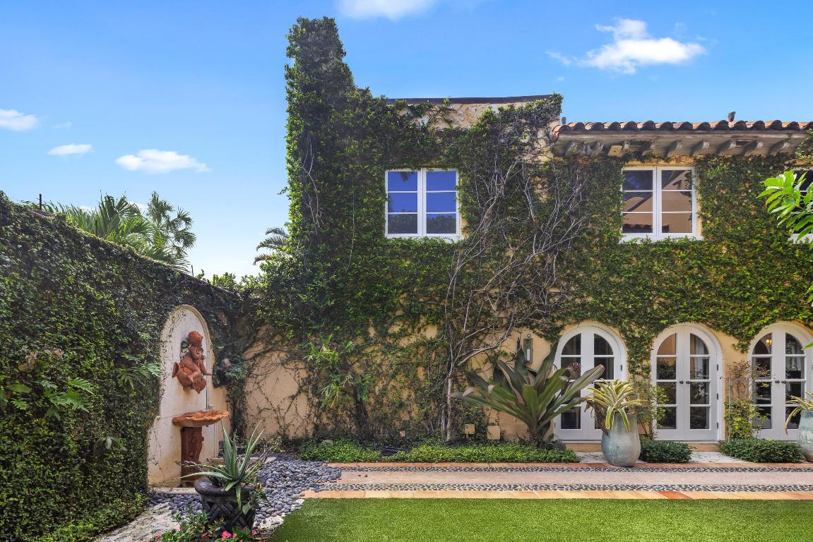 124 Brazilian Palm Beach, FL 33480