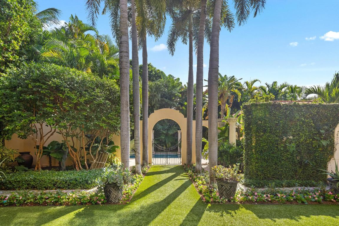 124 Brazilian Palm Beach, FL 33480