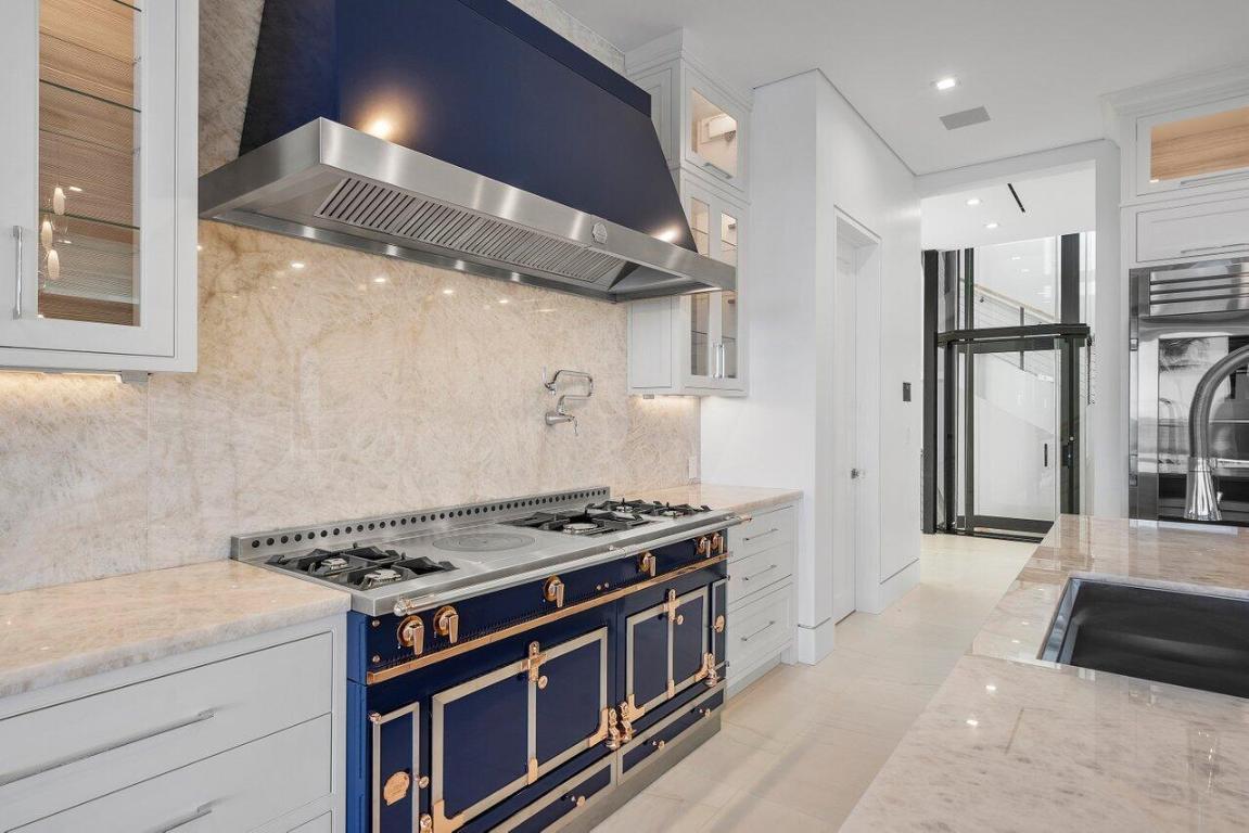 3016 SE Dune Stuart, FL 34996