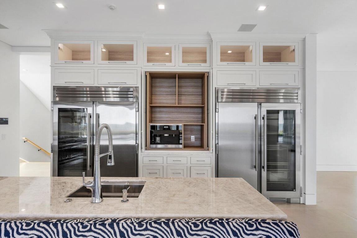 3016 SE Dune Stuart, FL 34996