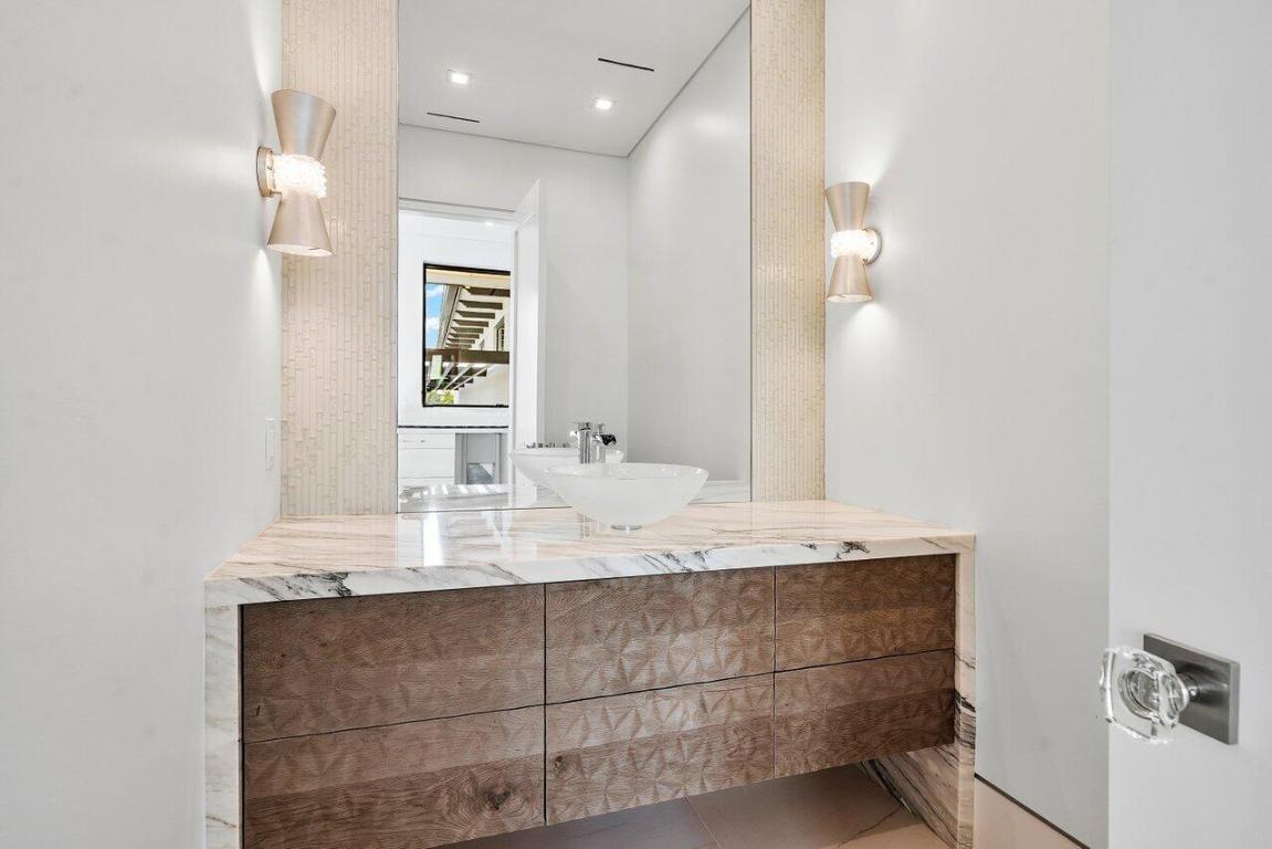 3016 SE Dune Stuart, FL 34996