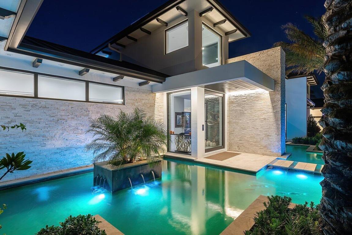 3016 SE Dune Stuart, FL 34996