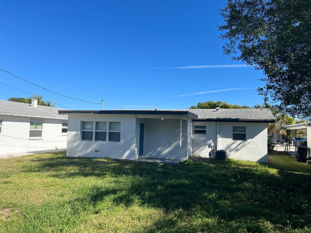 1625 N M St Lake Worth Beach, FL 33460