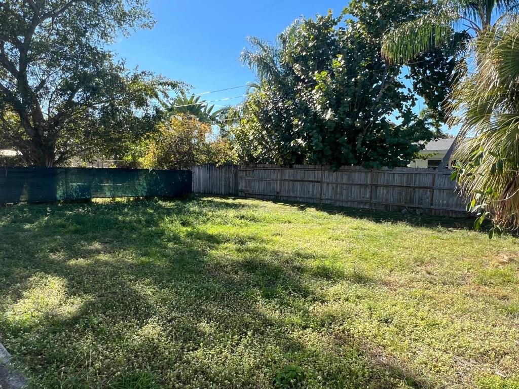 1625 N M St Lake Worth Beach, FL 33460