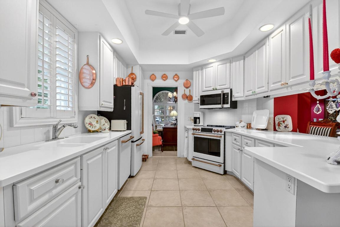 4979 Garden Delray Beach, FL 33445