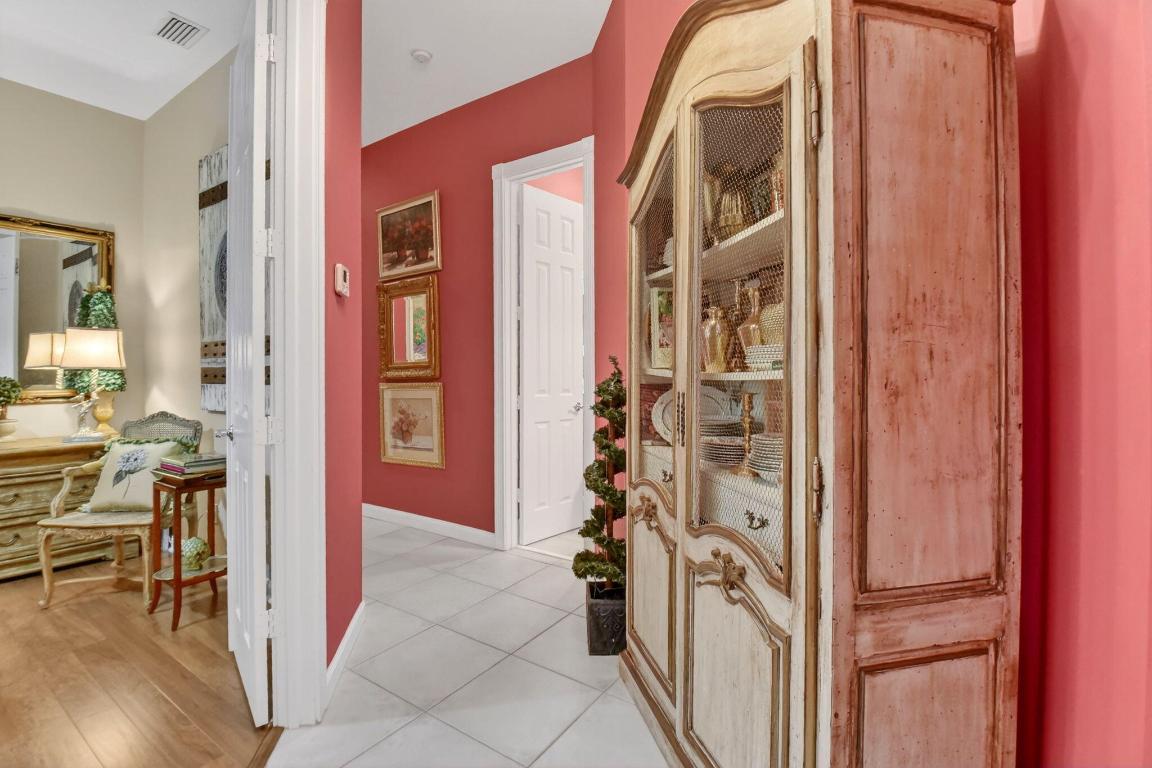 4979 Garden Delray Beach, FL 33445