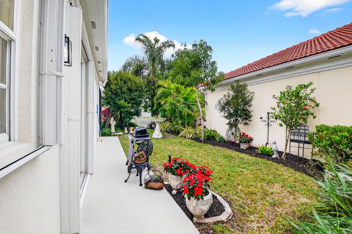 4979 Garden Delray Beach, FL 33445