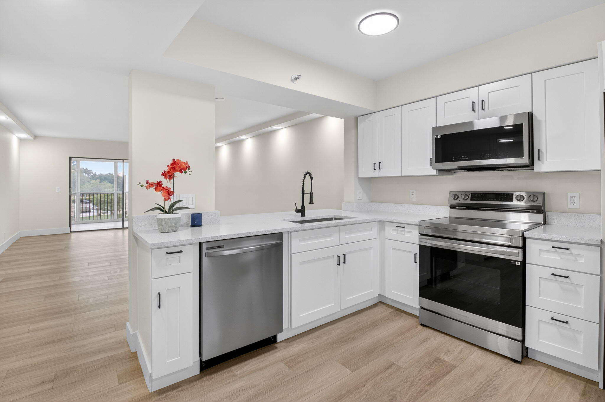 14475 Strathmore #305