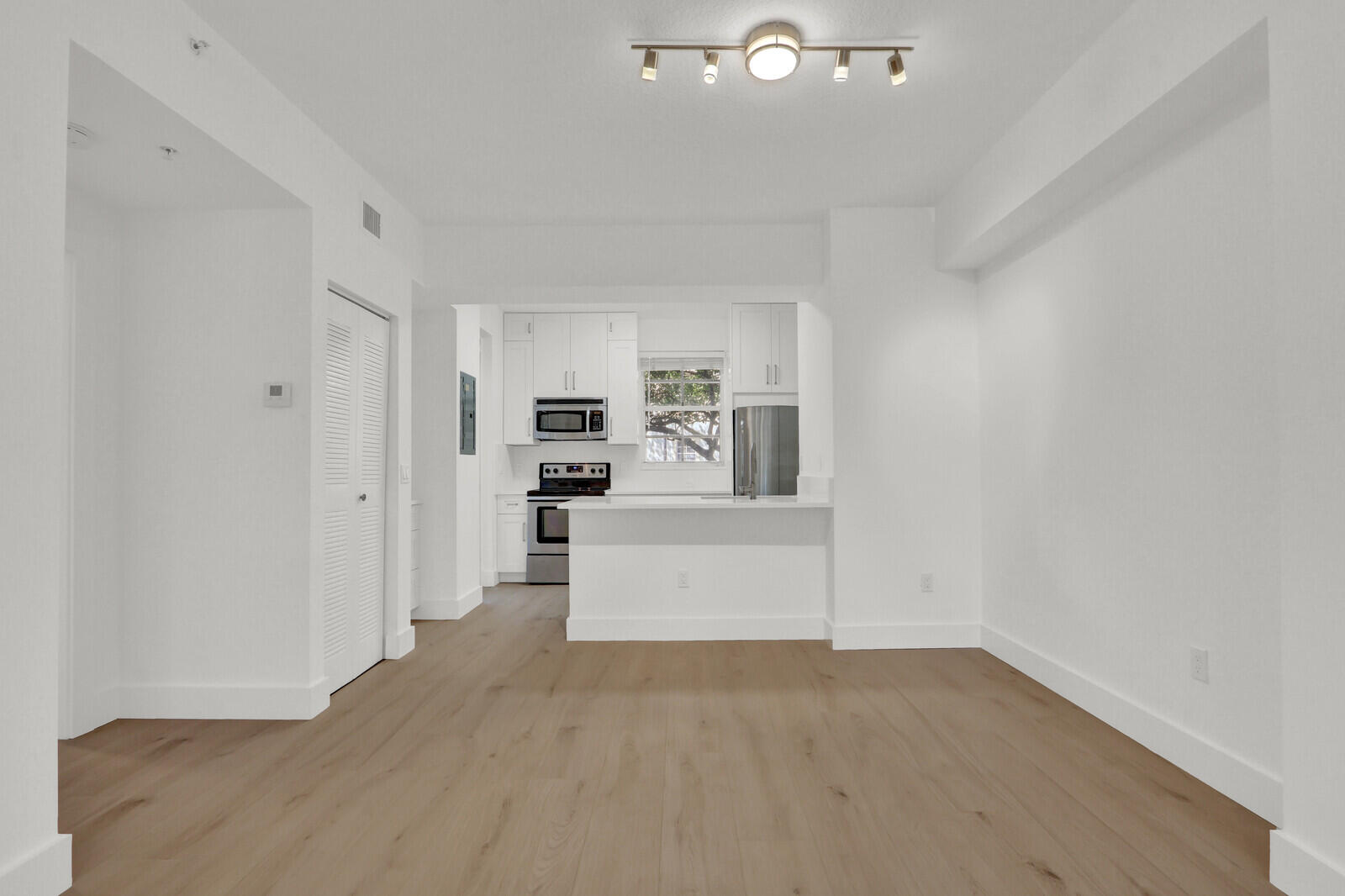 4903 Chancellor #13 Jupiter, FL 33458