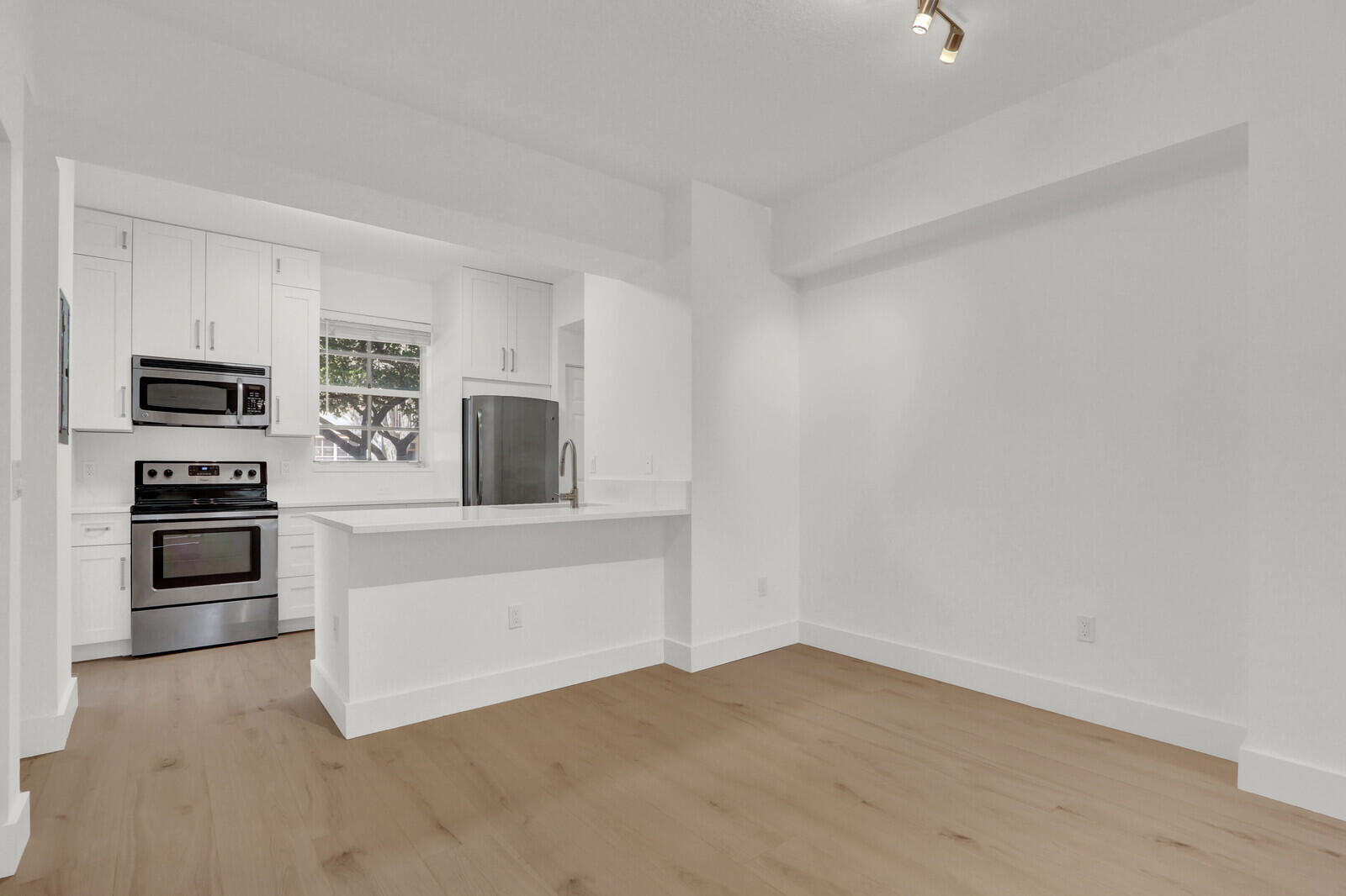 4903 Chancellor #13 Jupiter, FL 33458