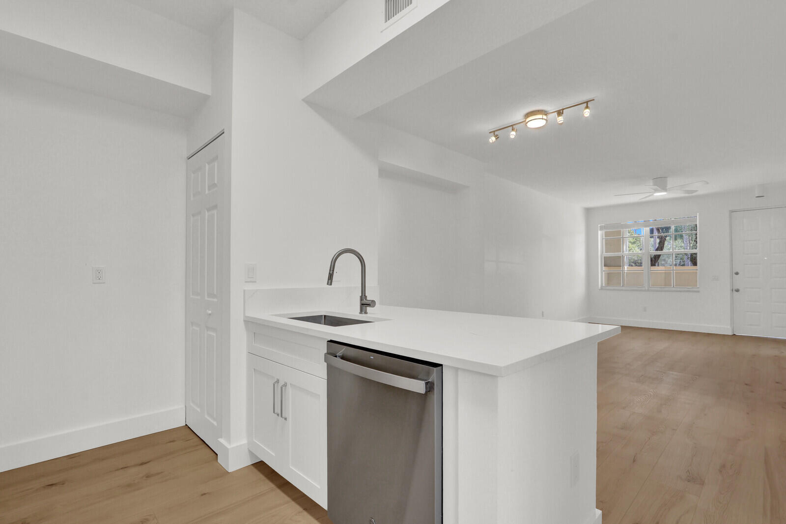 4903 Chancellor #13 Jupiter, FL 33458