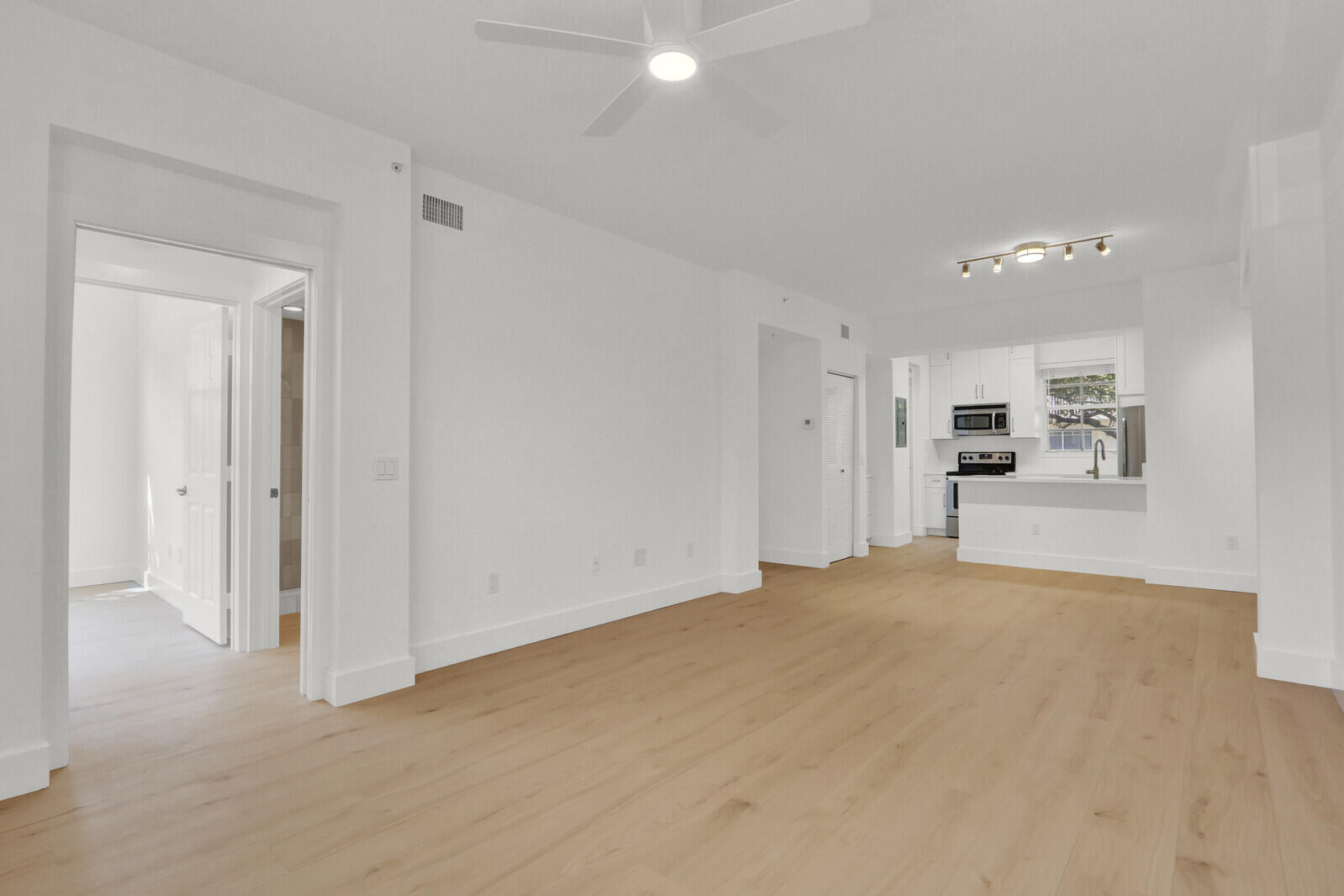 4903 Chancellor #13 Jupiter, FL 33458