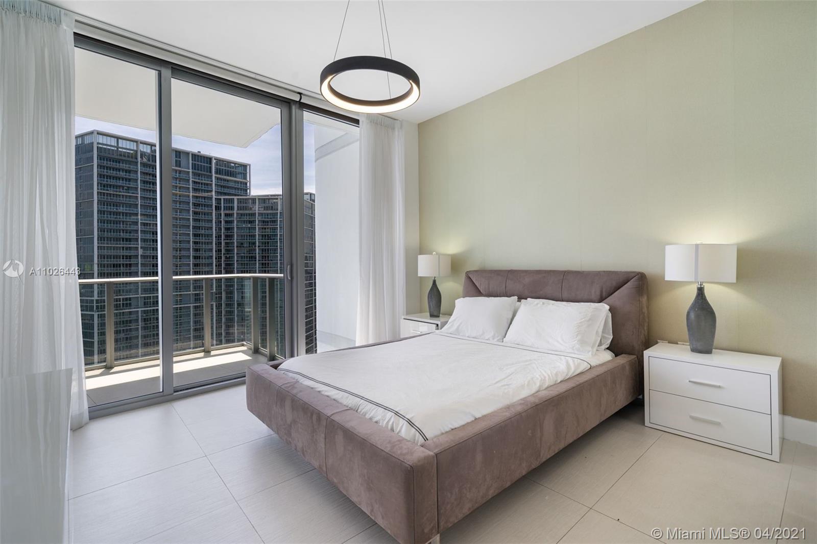 200 Biscayne Boulevard Way #4707 Miami, FL 33131