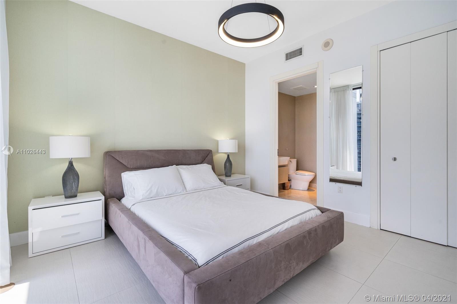 200 Biscayne Boulevard Way #4707 Miami, FL 33131