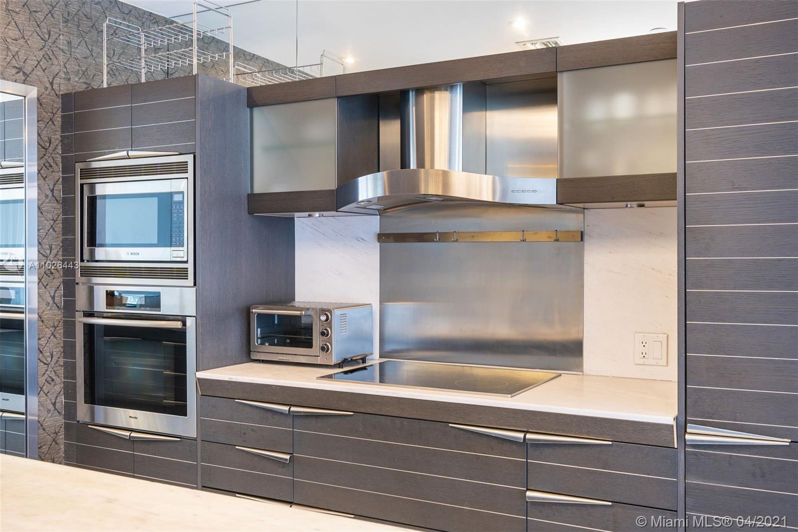 200 Biscayne Boulevard Way #4707 Miami, FL 33131