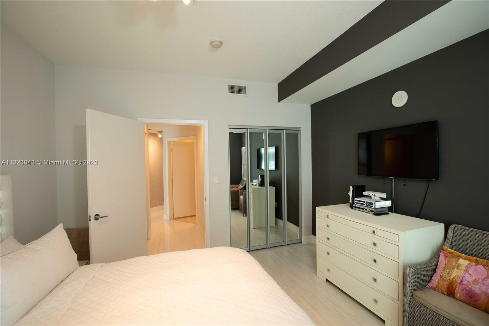 79 SW 12th St #2607-S Miami, FL 33130