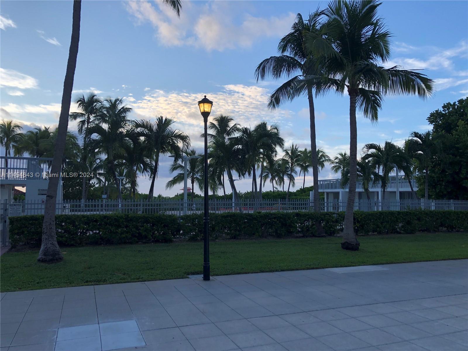 2655 Collins Ave #706 Miami Beach, FL 33140