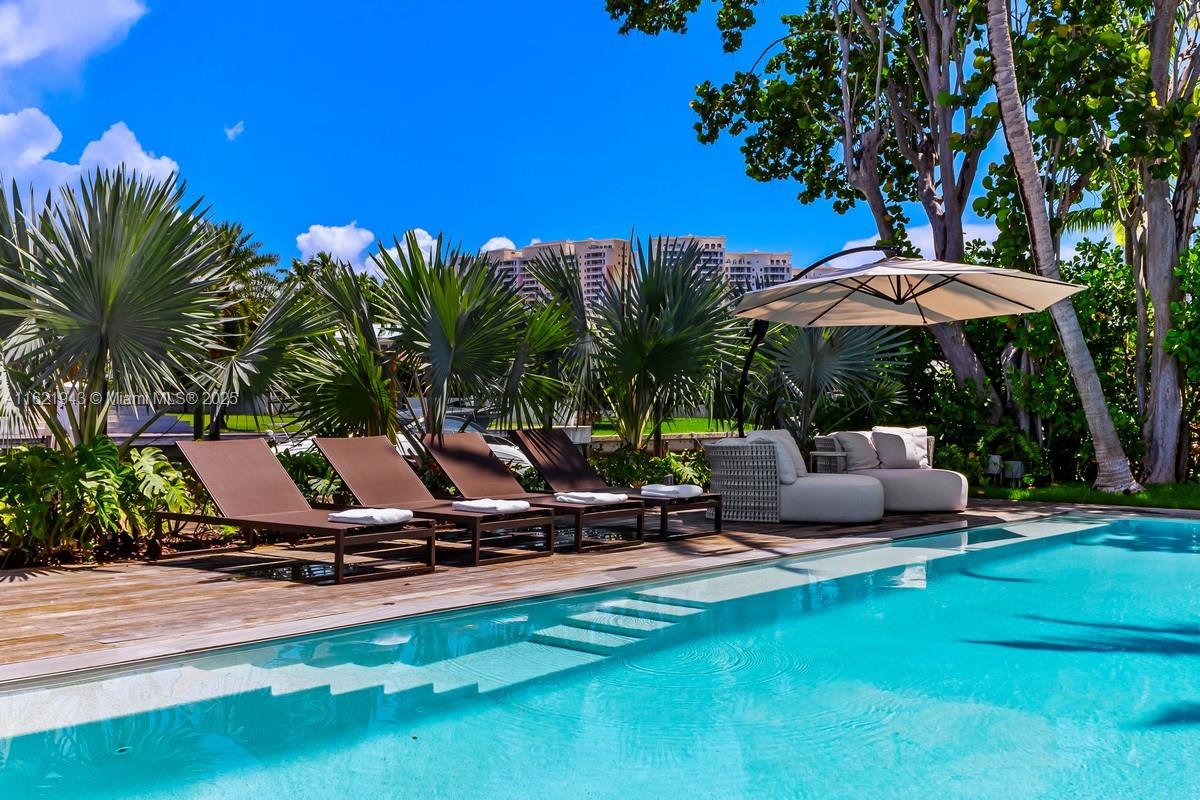 161 Cape Florida Dr Key Biscayne, FL 33149 161 Cape Florida Dr Key Biscayne, FL 33149