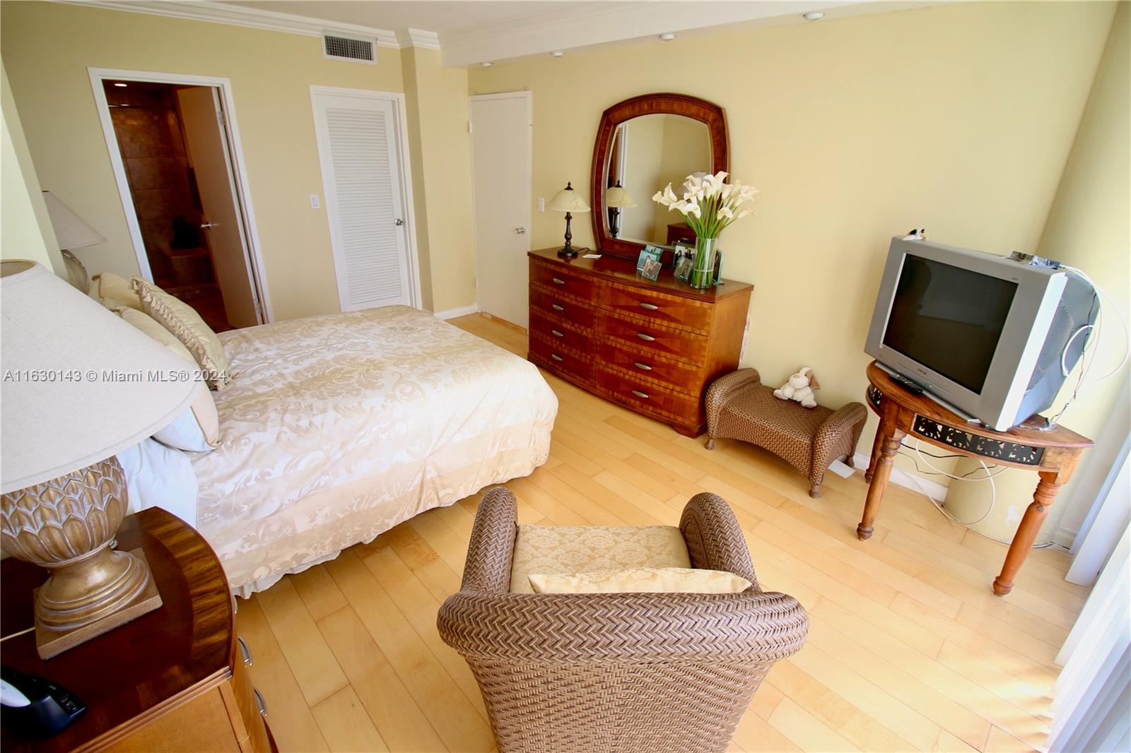 900 Bay Dr #319 Miami Beach, FL 33141