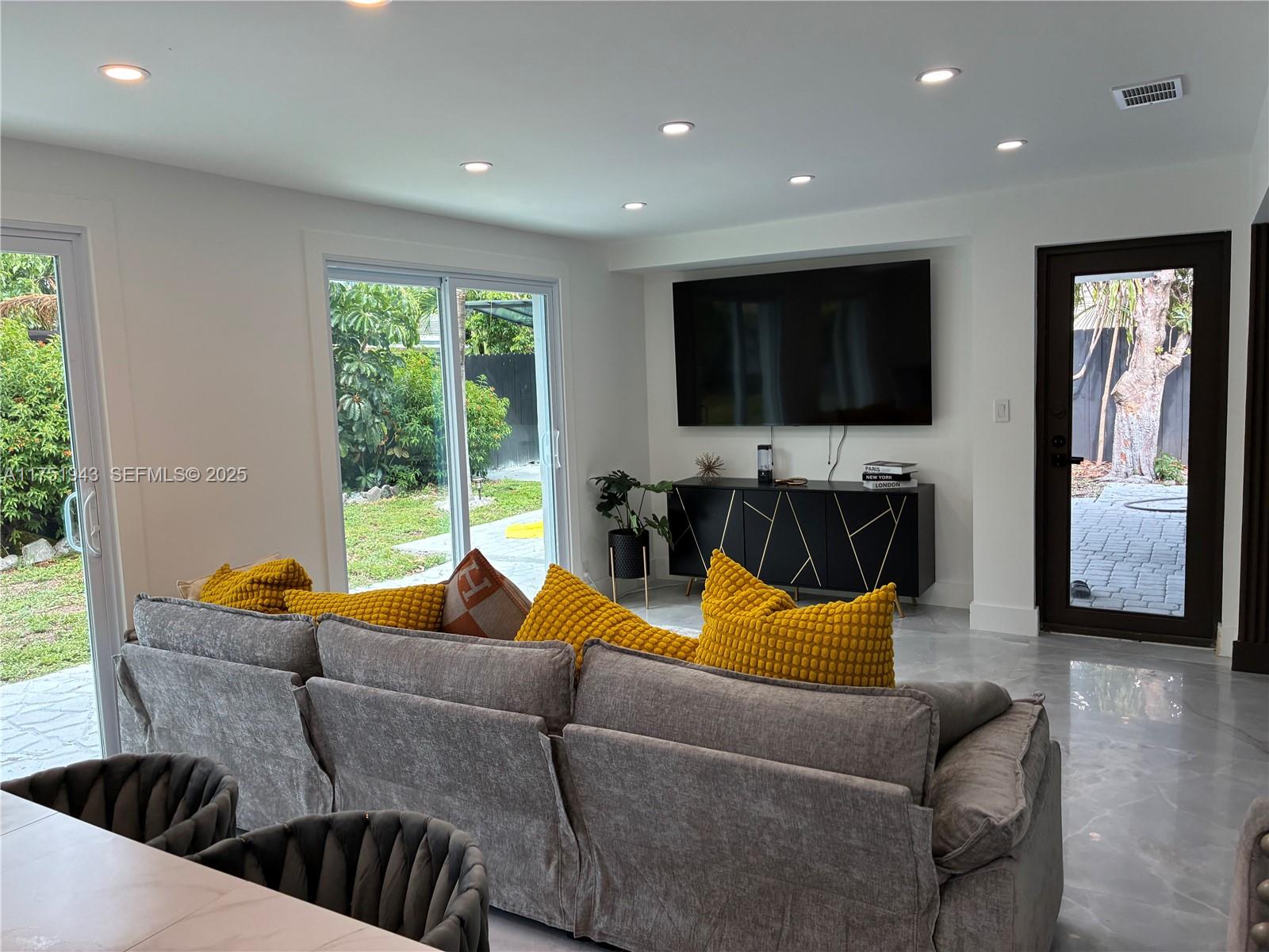 3261 Oleander Way Lauderdale By The Sea, FL 33062