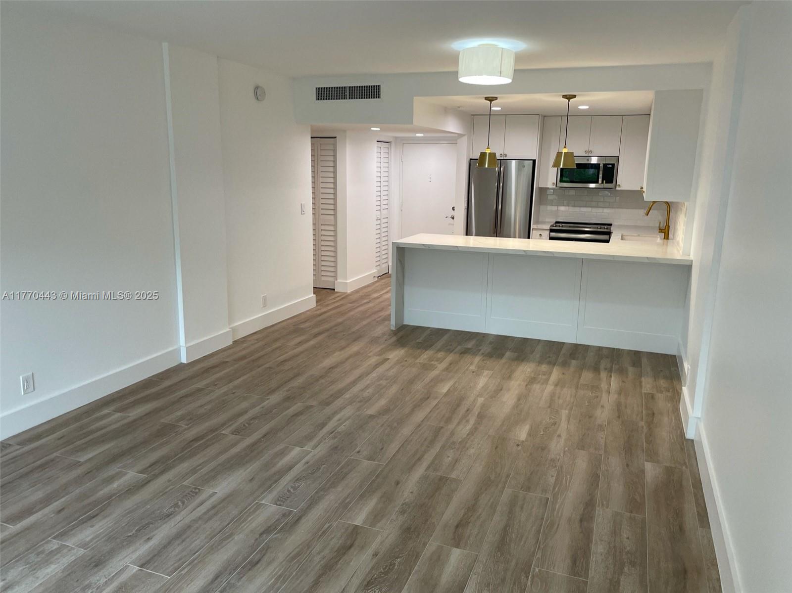 100 Edgewater Dr #101