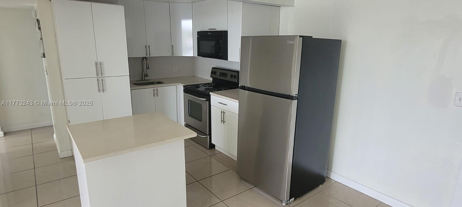 1990 Marseille Dr #402,Miami Beach, FL 33141