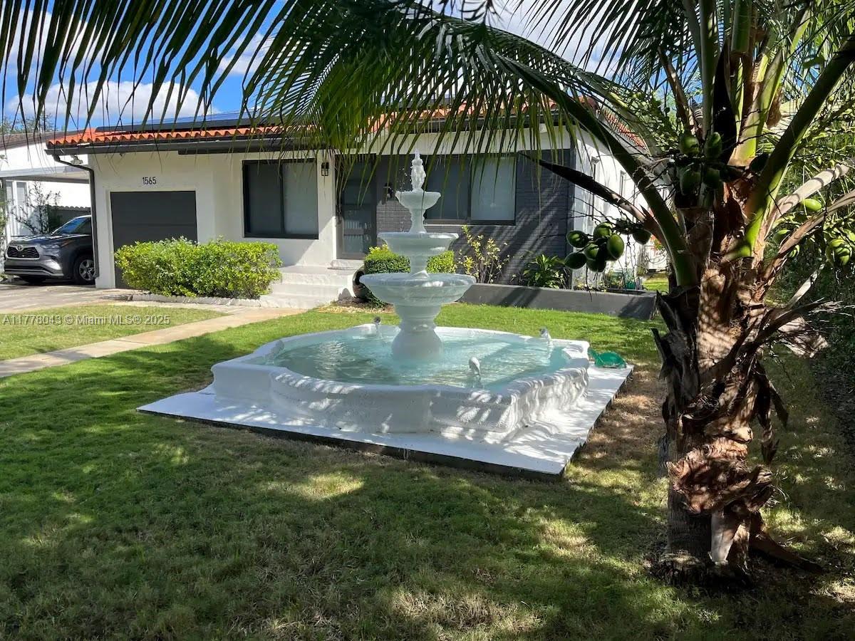 1565 NW 30th Ave,Miami, FL 33125