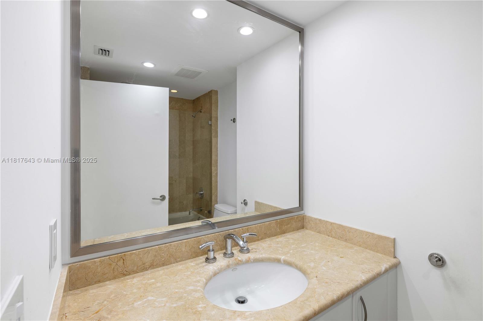 image Jade Residences27