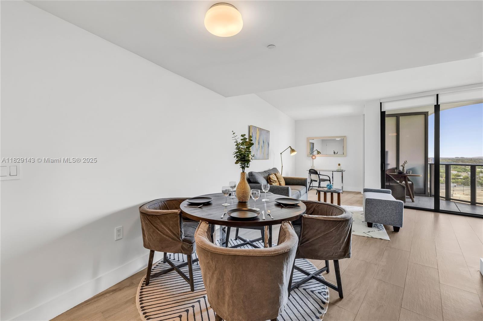 image The Hyde Residences3
