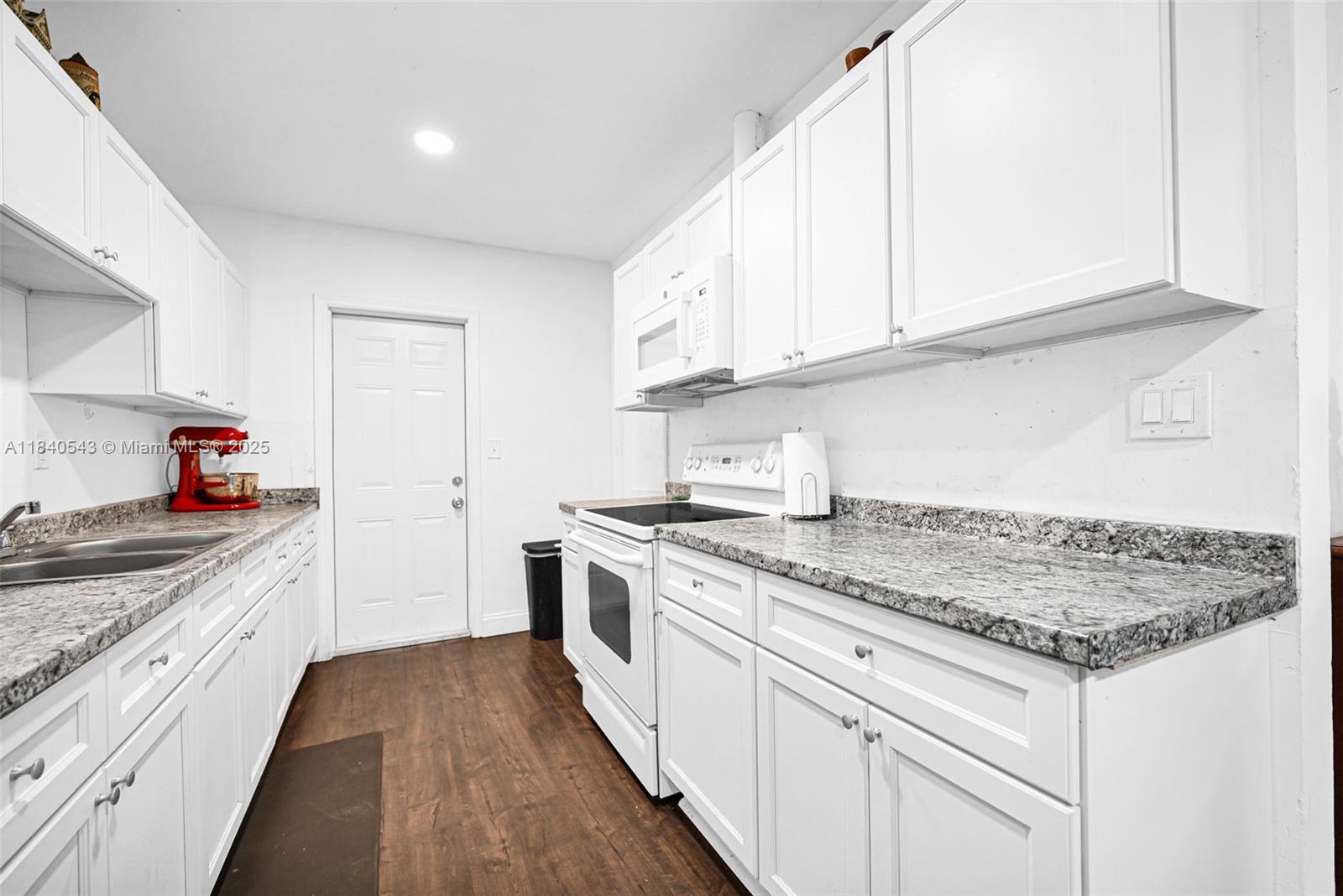 370 NE 87th St,El Portal, FL 33138