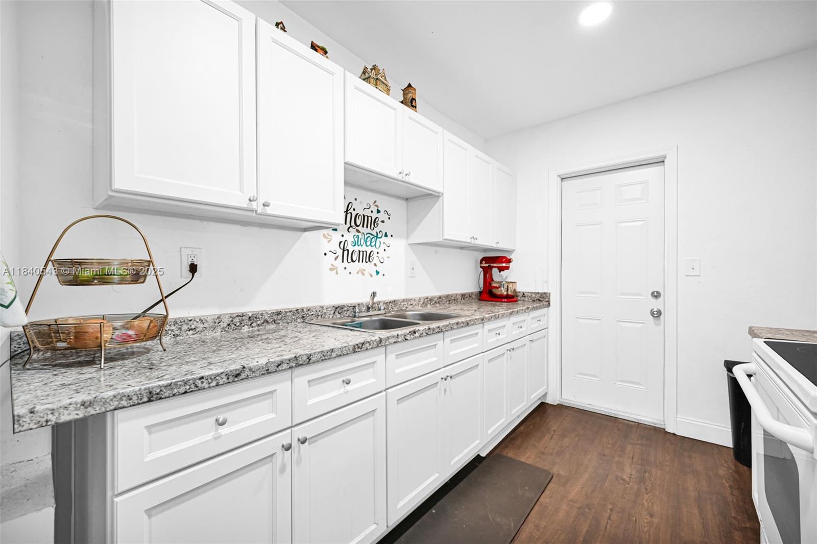 370 NE 87th St,El Portal, FL 33138