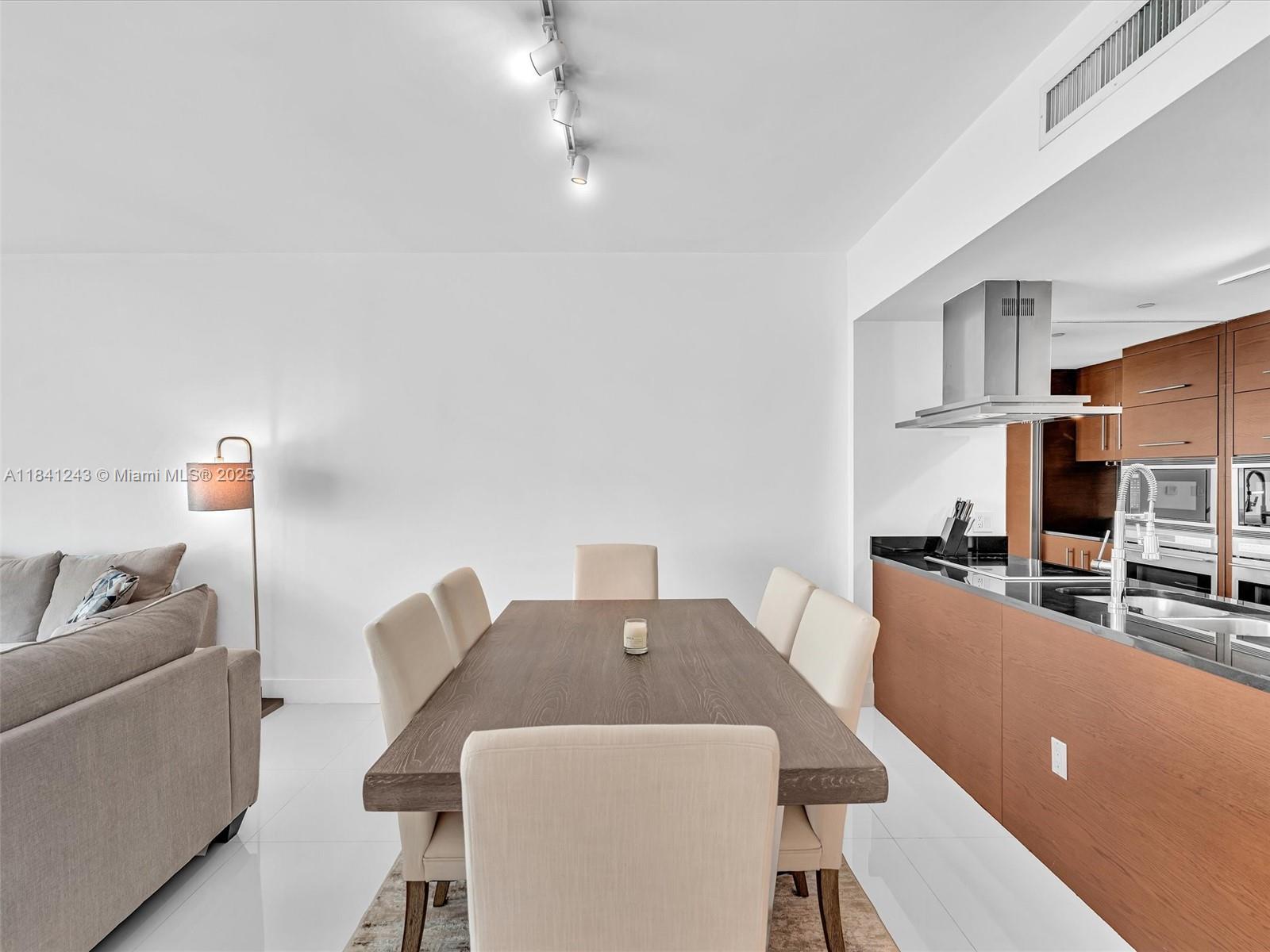 image Icon Brickell No Two10