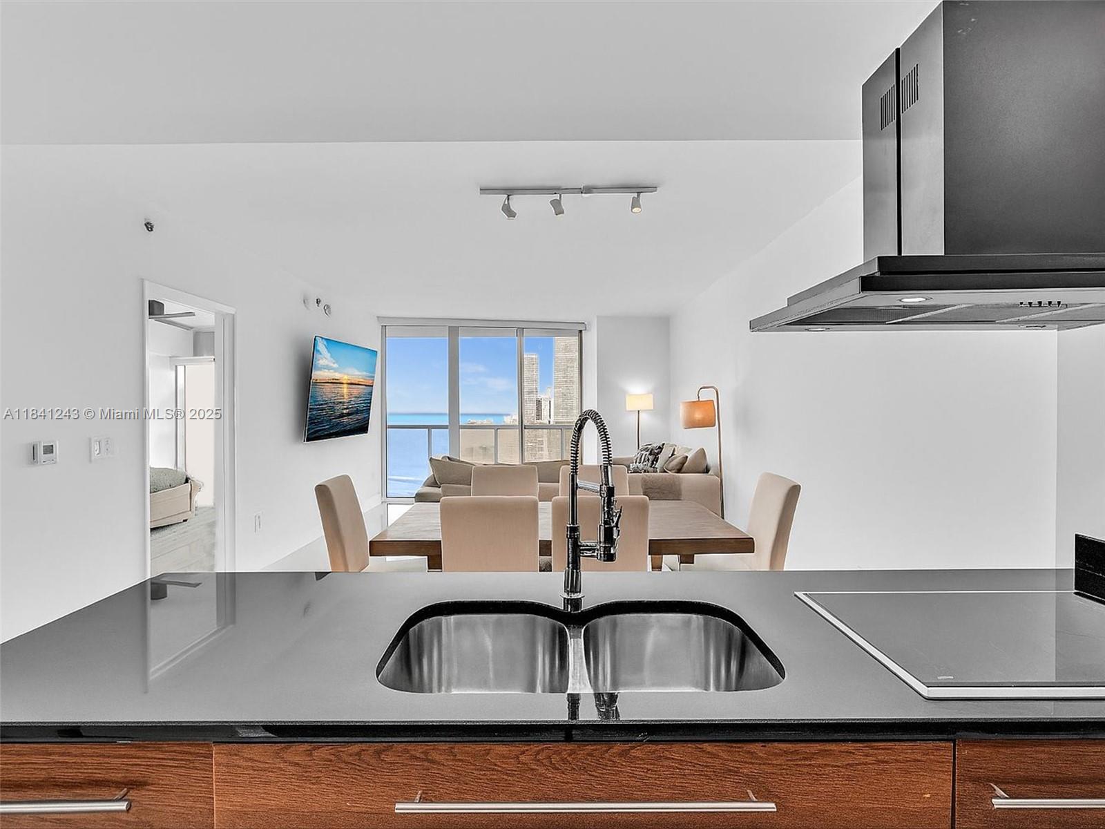 image Icon Brickell No Two13