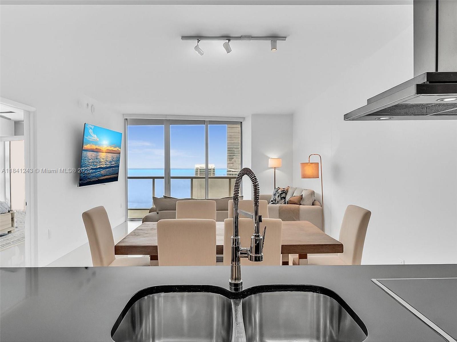 image Icon Brickell No Two14