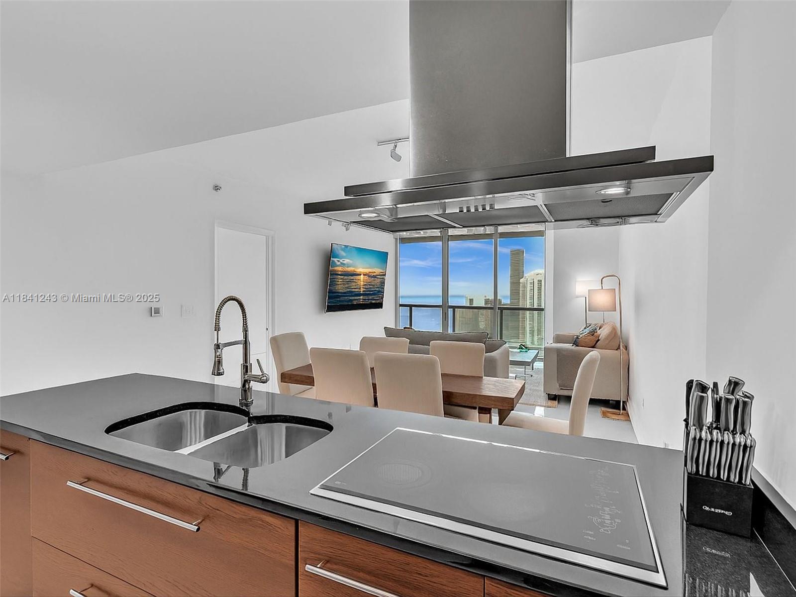 image Icon Brickell No Two15