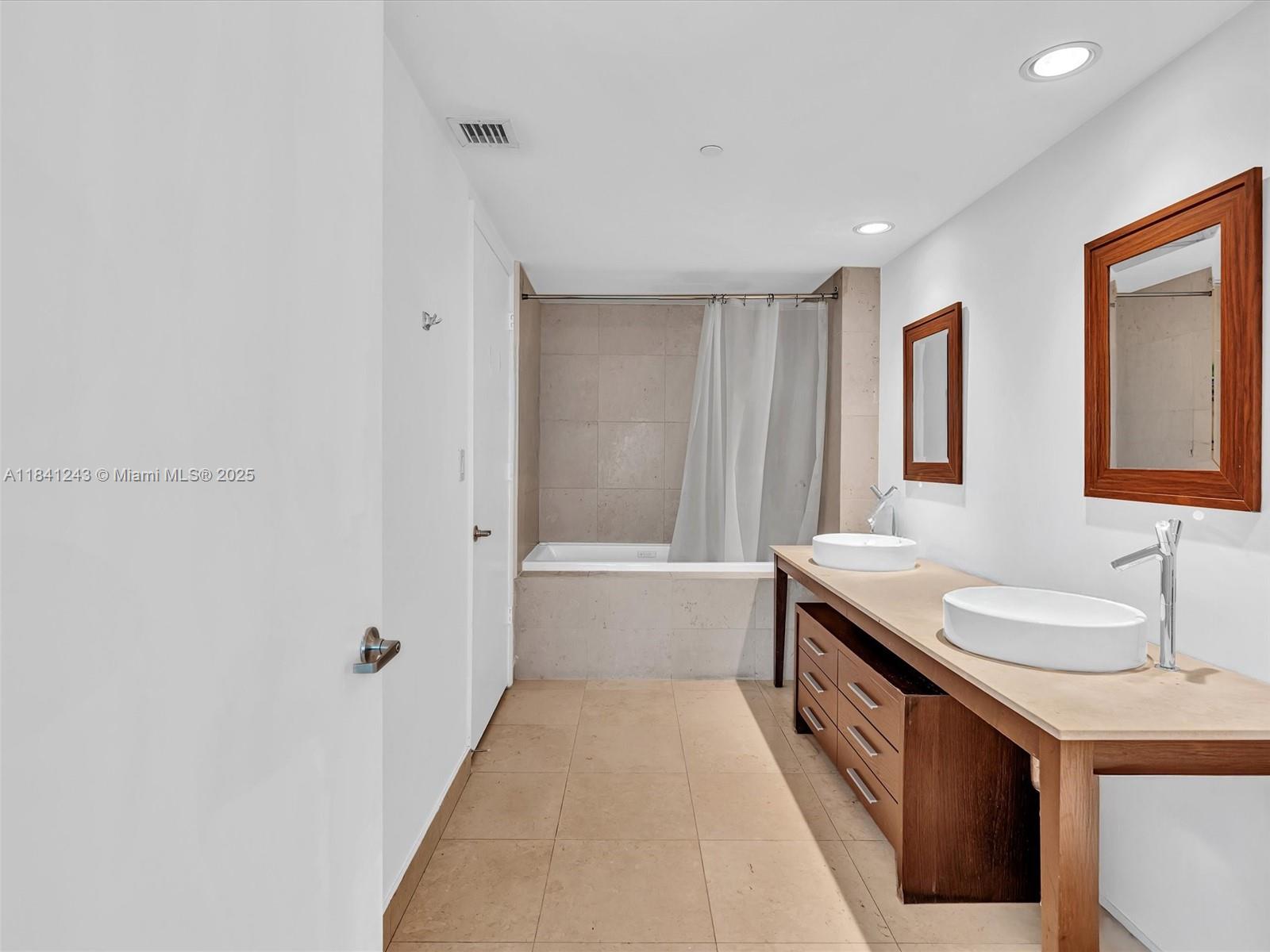 image Icon Brickell No Two23