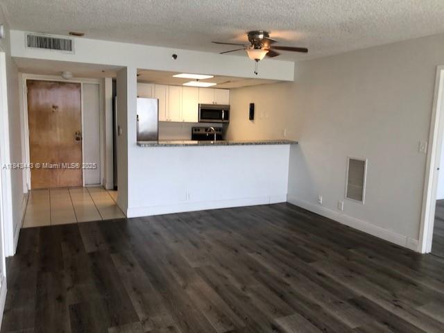 7601 E Treasure Dr #1201