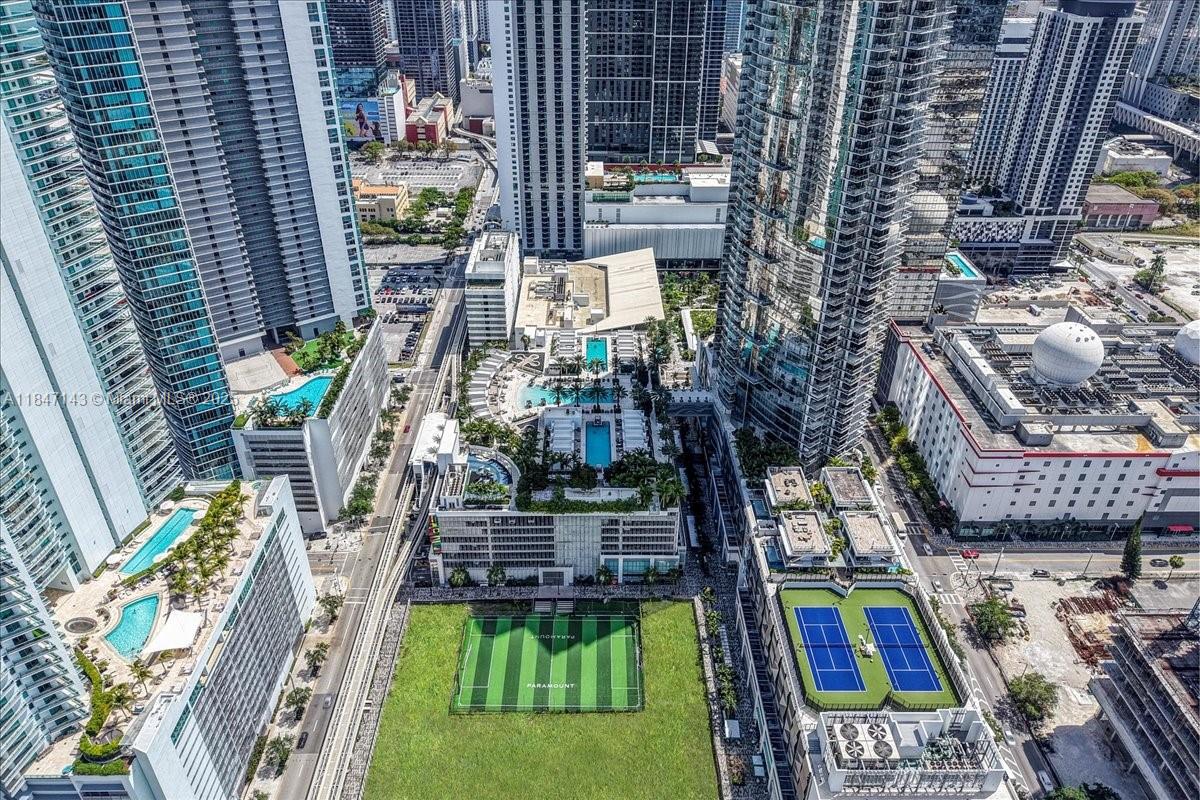 image Paramount Miami46