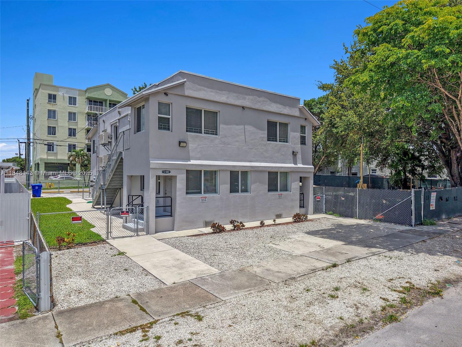 600 NW 25th Ct