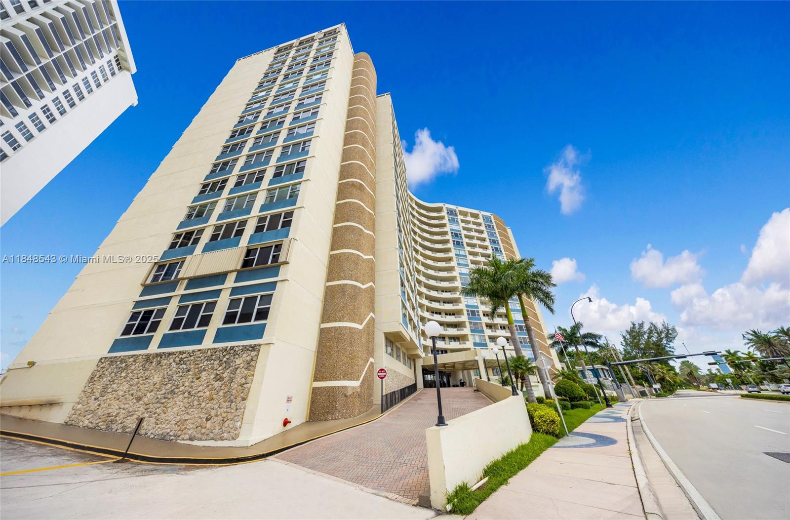 3180 S Ocean Dr #607