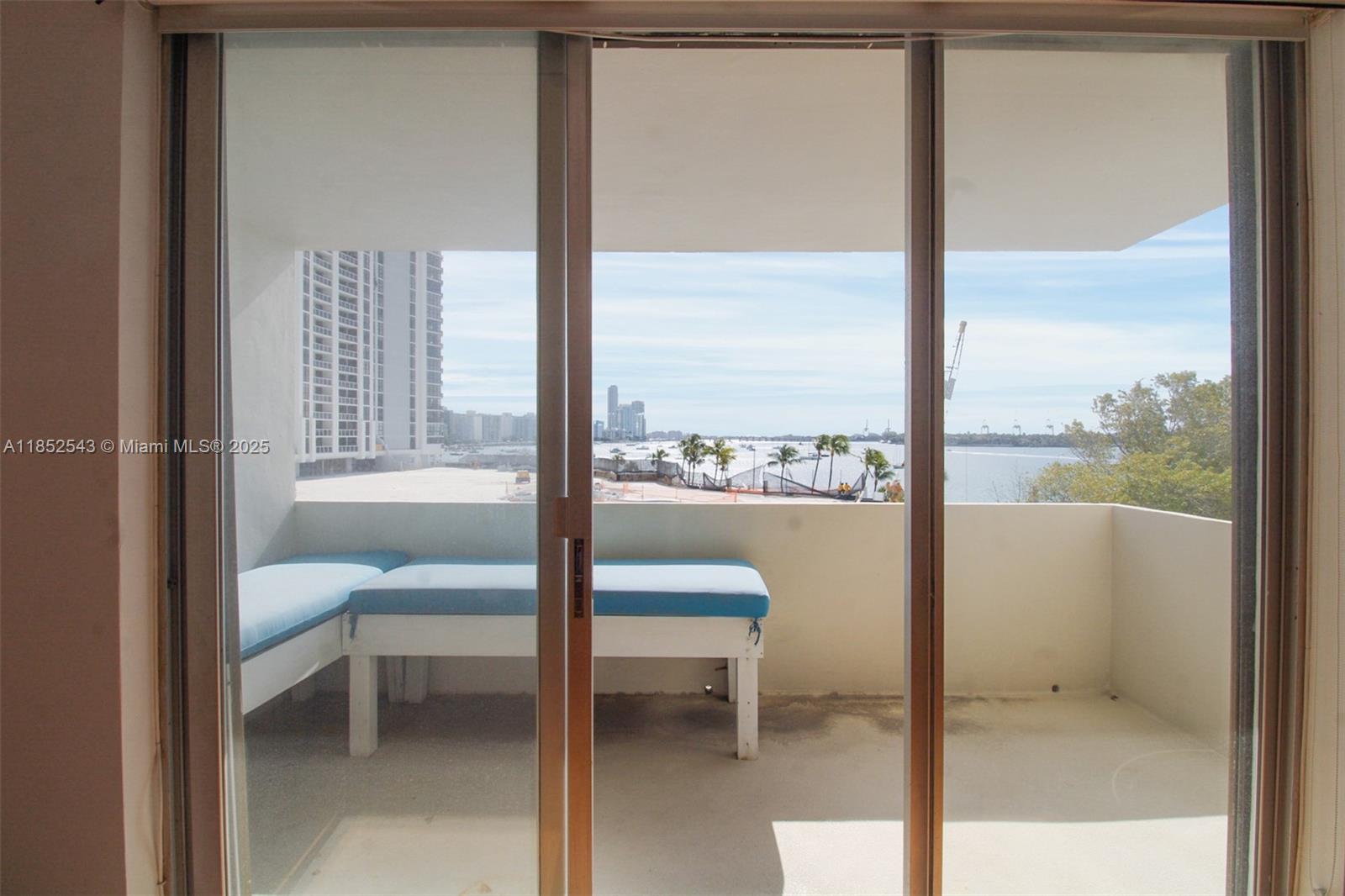image Island Terrace Condo2