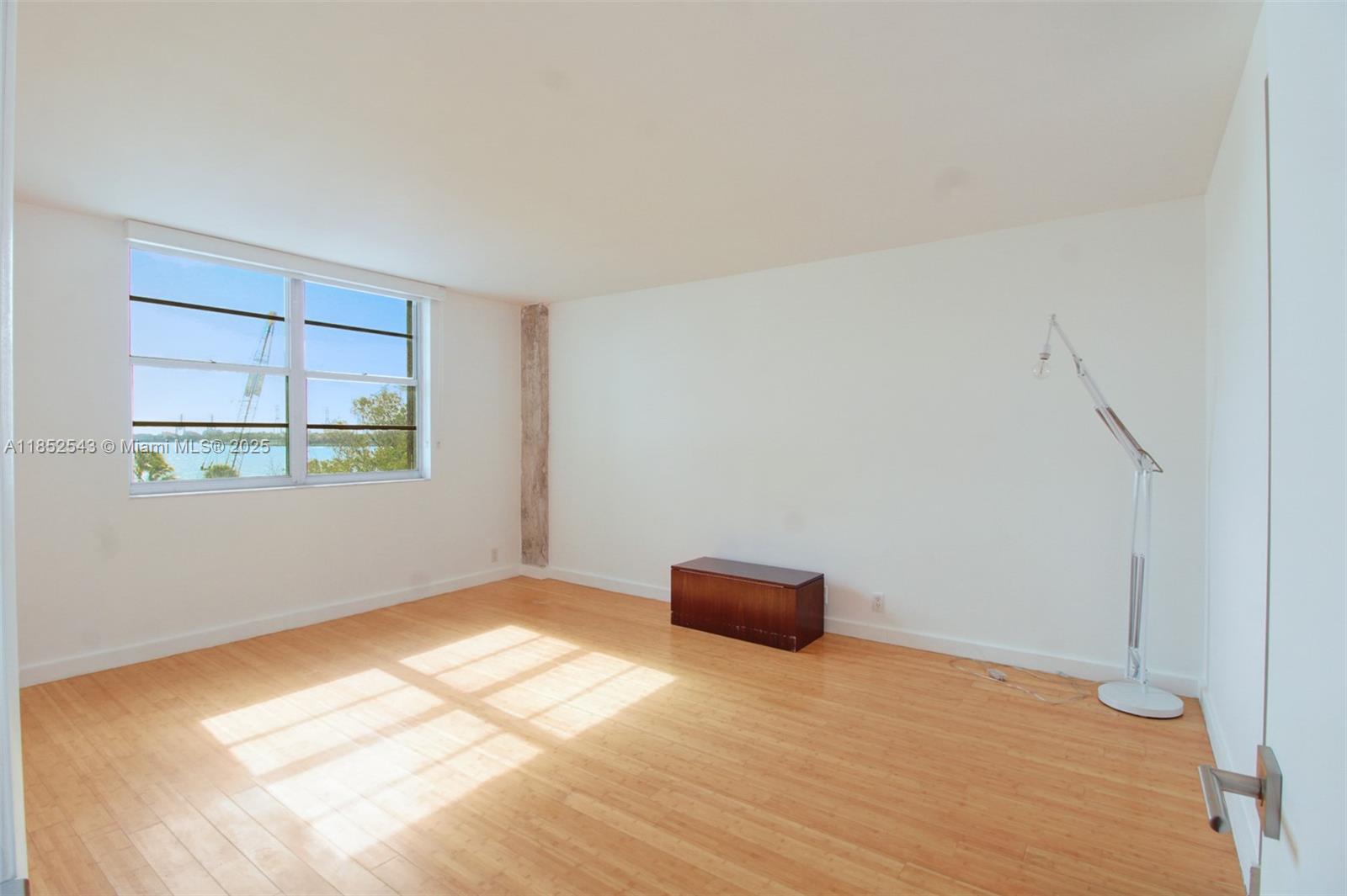 image Island Terrace Condo6