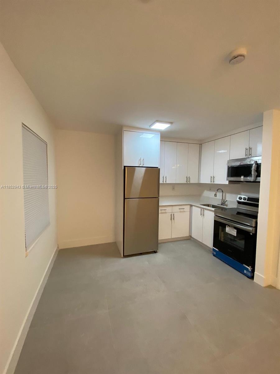 615 NE 3rd St #1