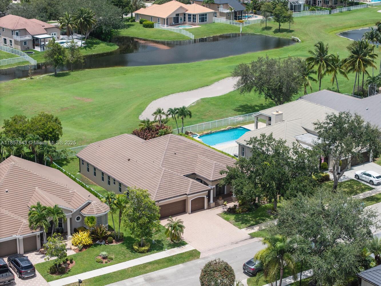 3981 E Lake Estates Dr
