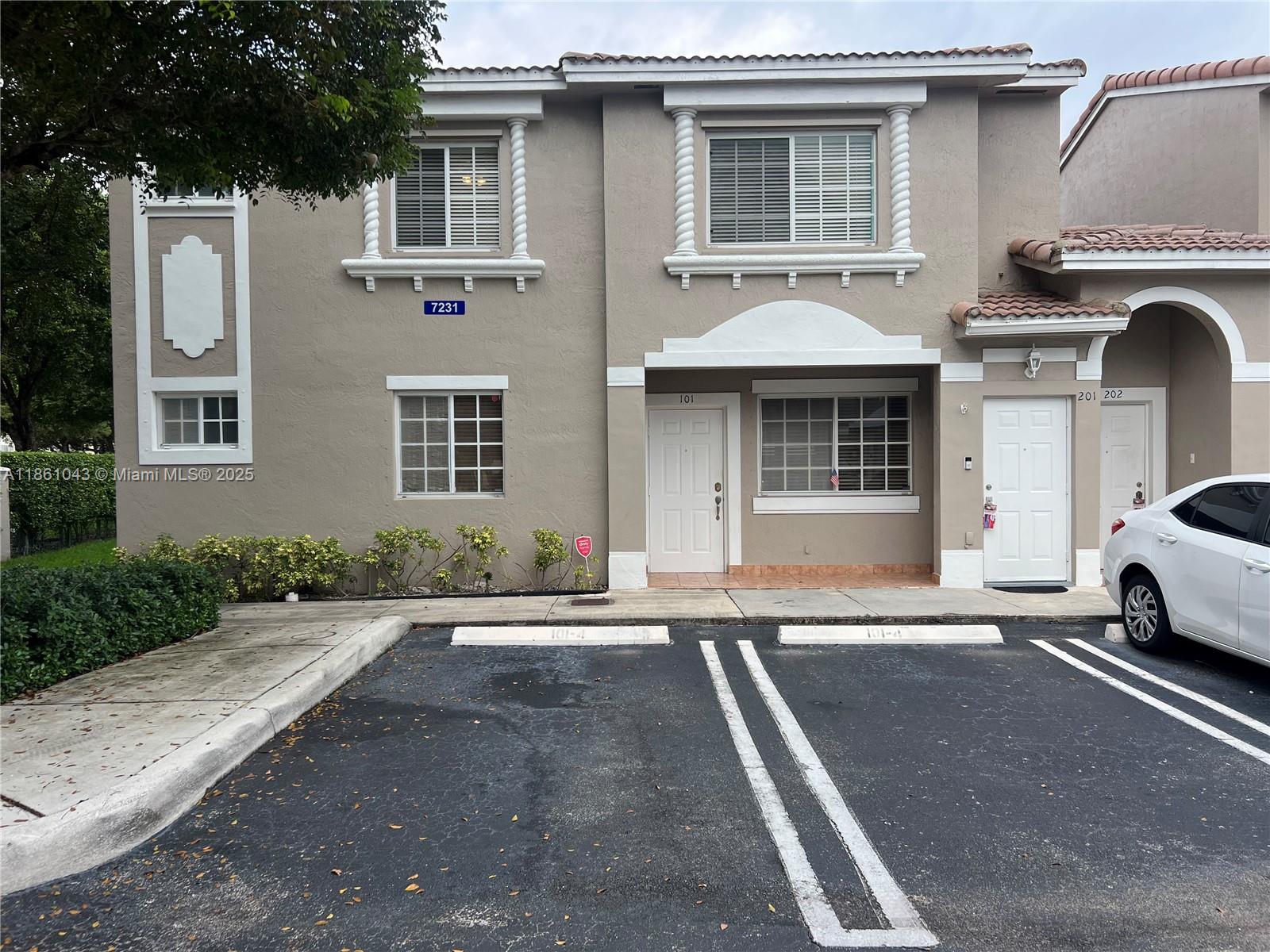 7231 NW 174th Ter #101