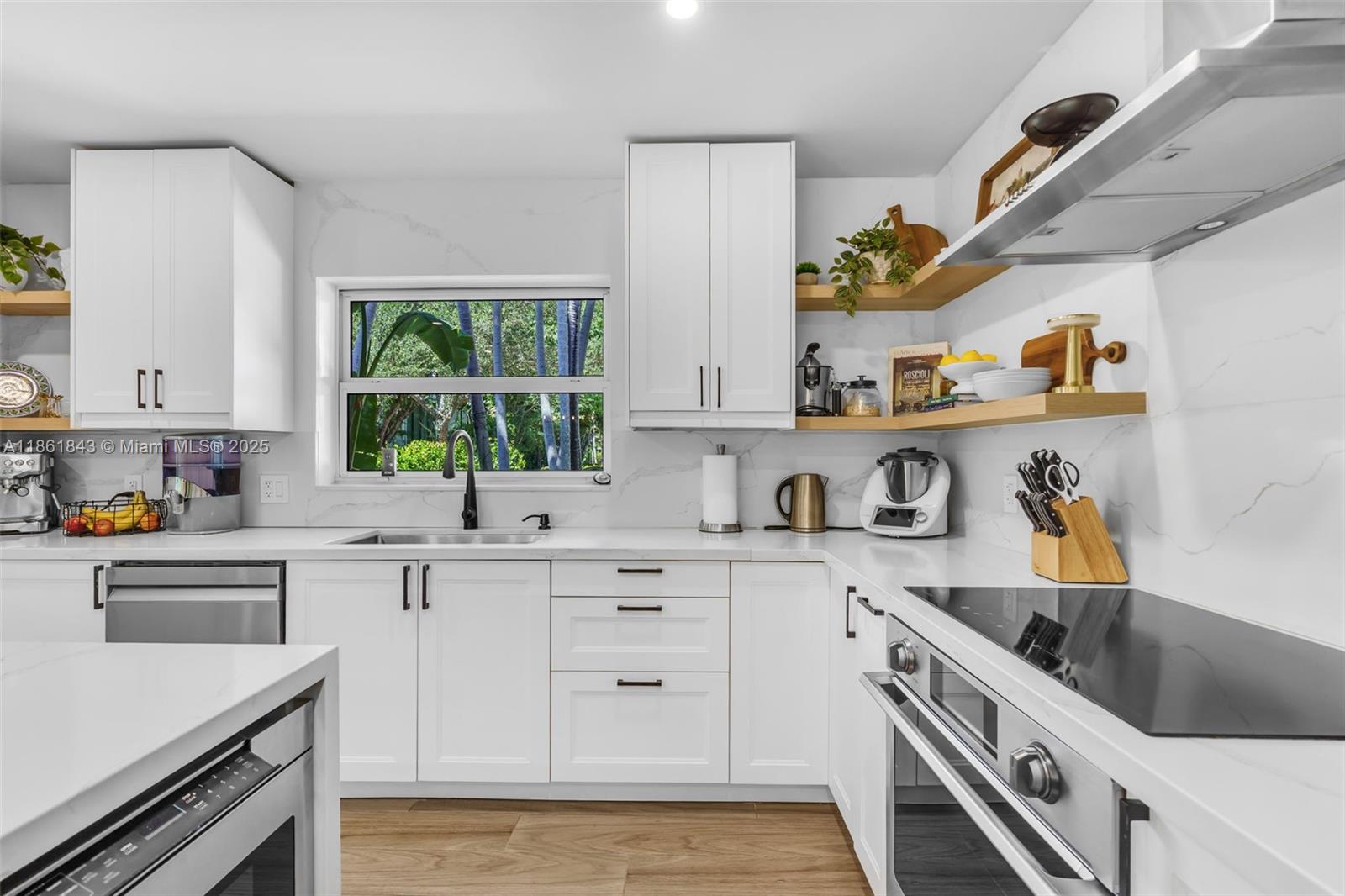 653 Glenridge Rd Key Biscayne, FL 33149