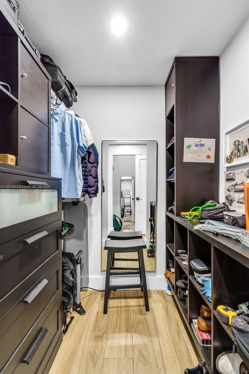 653 Glenridge Rd Key Biscayne, FL 33149