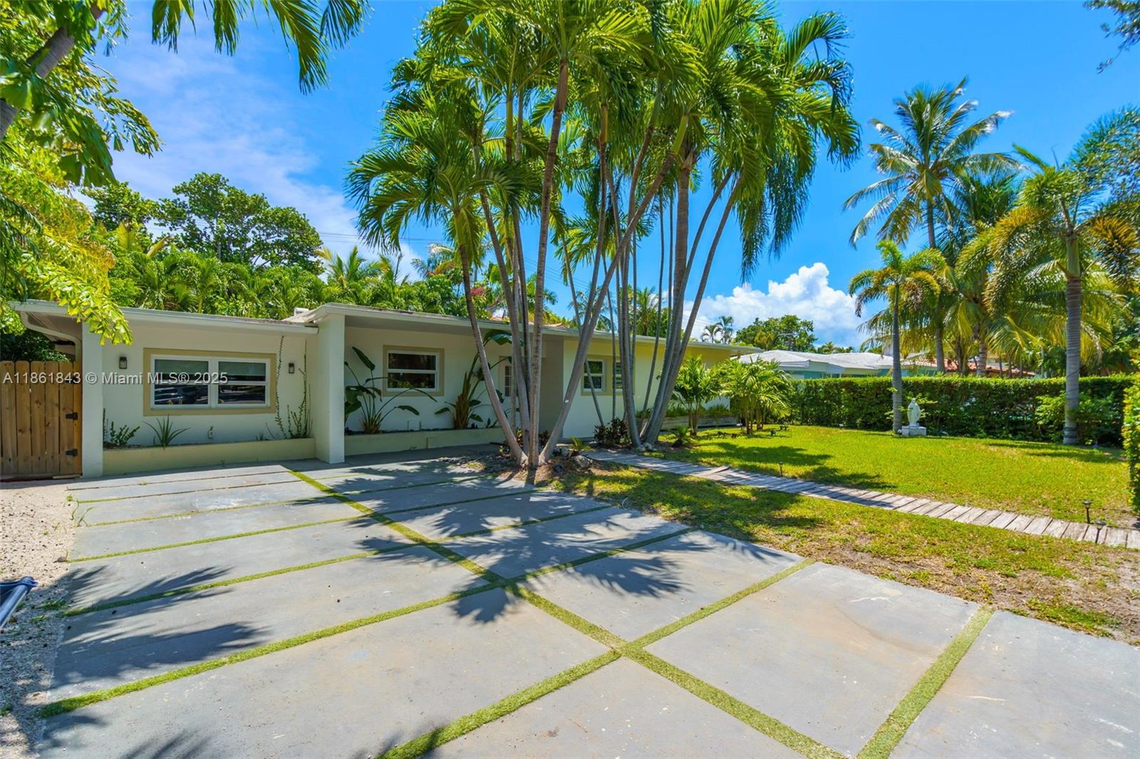 653 Glenridge Rd Key Biscayne, FL 33149